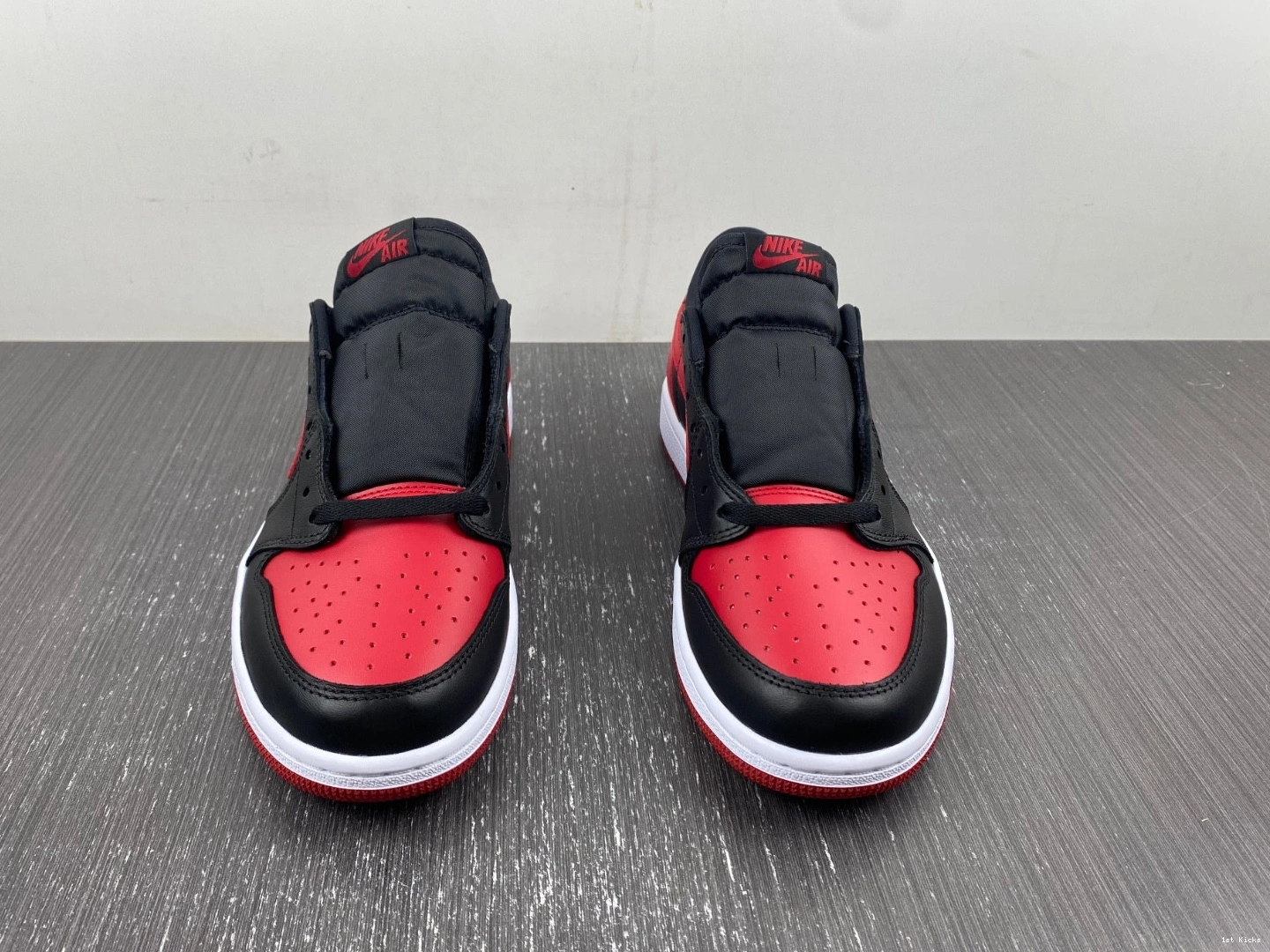 - Bred Retro 1 Low Jordan 705329-001 (2015) 0213